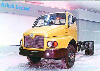 Ashok Leyland reduces net loss in Q1